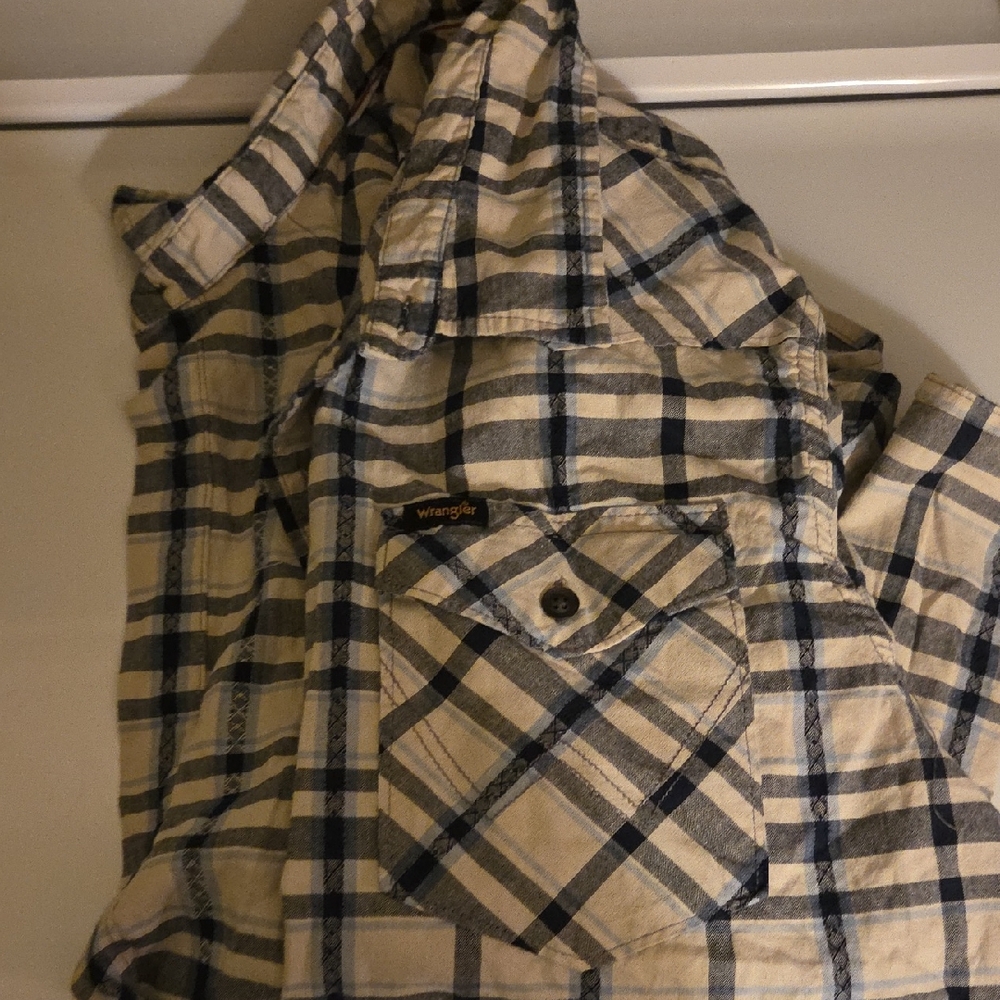 Wrangler Blue and Cream Checkered Shirt